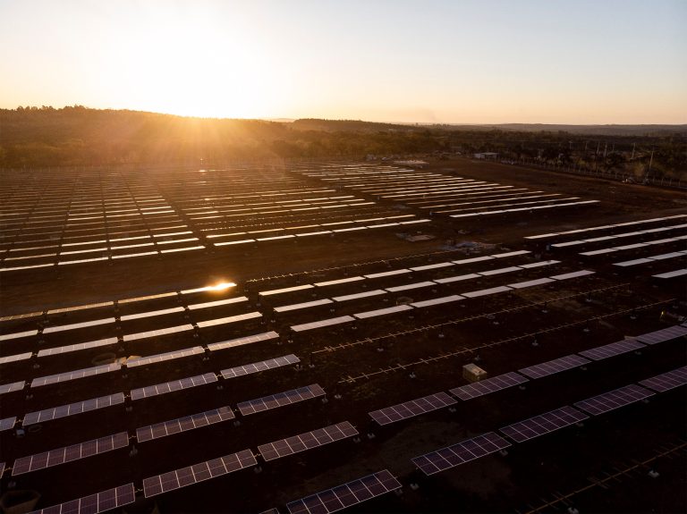 Gestão de atividades e pessoas em usinas solares