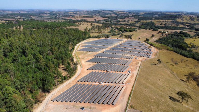 Retrofit de Usinas Solares: como modernizar sua planta e aumentar a eficiência energética