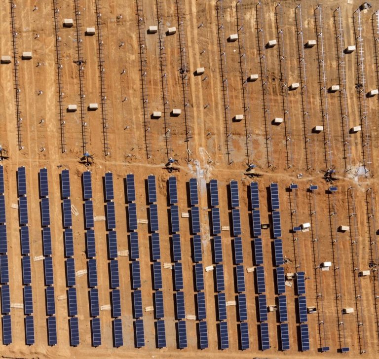 Como financiar a construção de uma usina solar